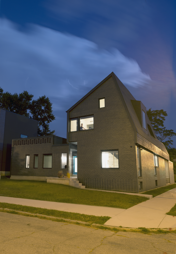 Double "L" House UIC Homes